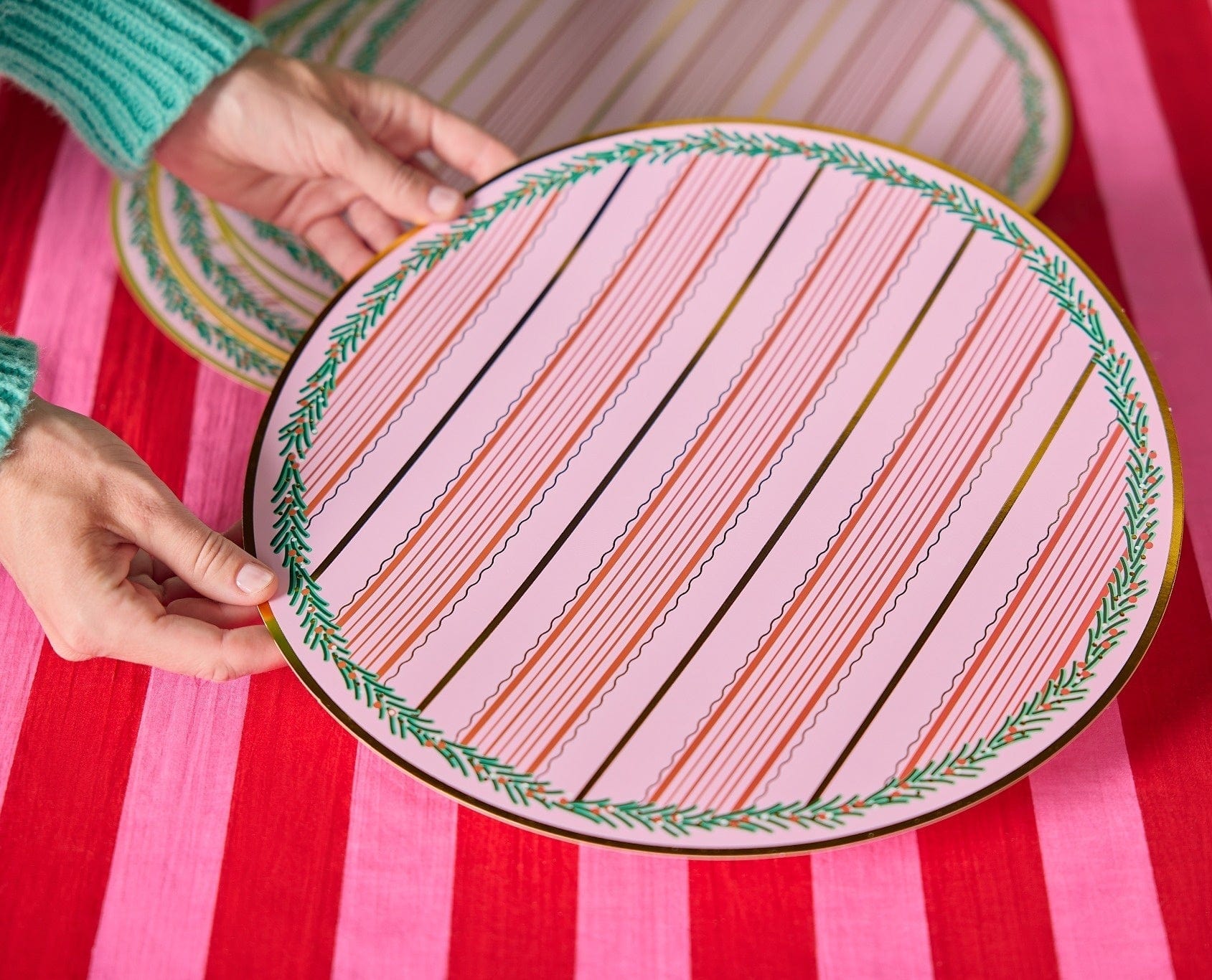 Holiday Holly Placemats (10 Count)