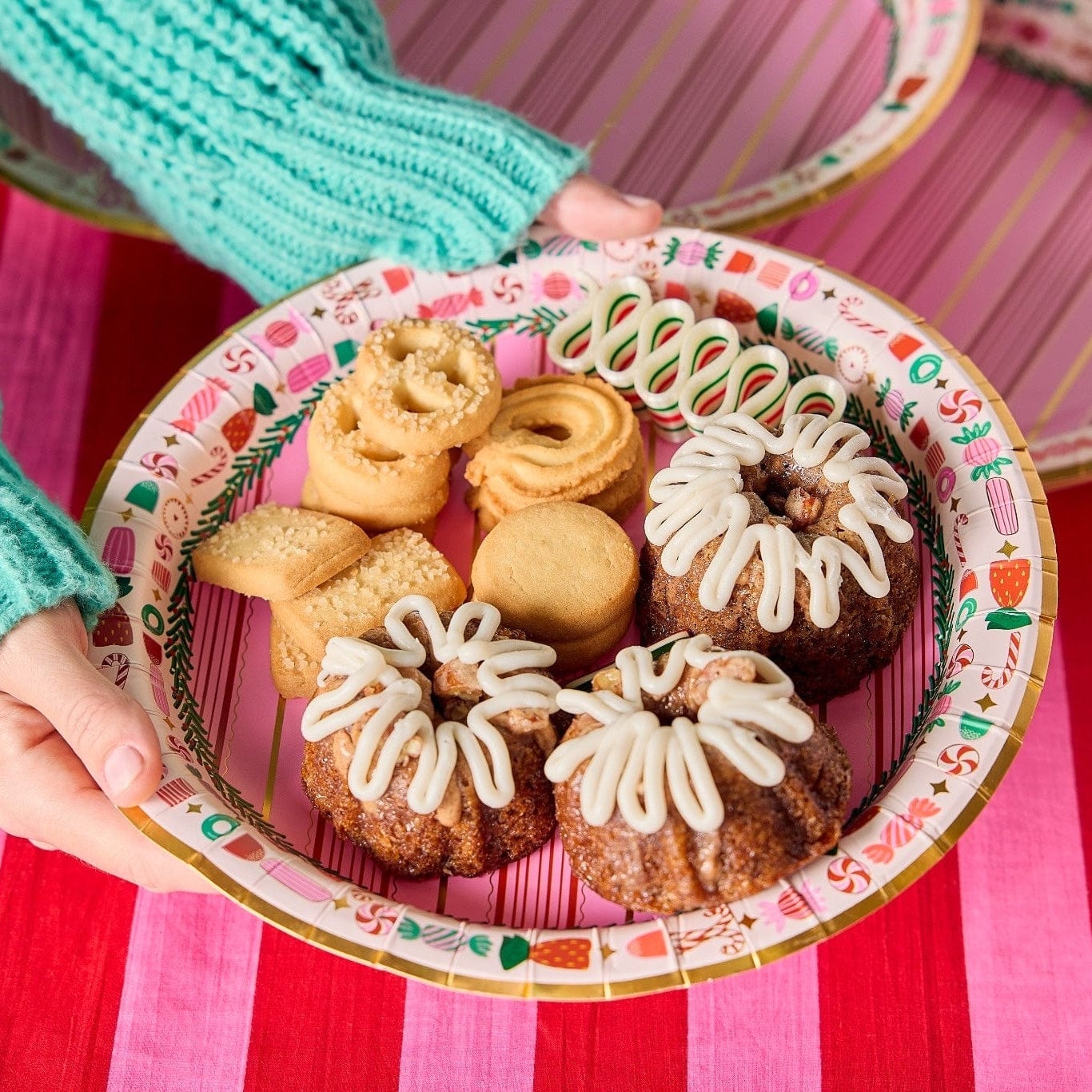 Seasons Sweetings Holiday Tableware Party Kit