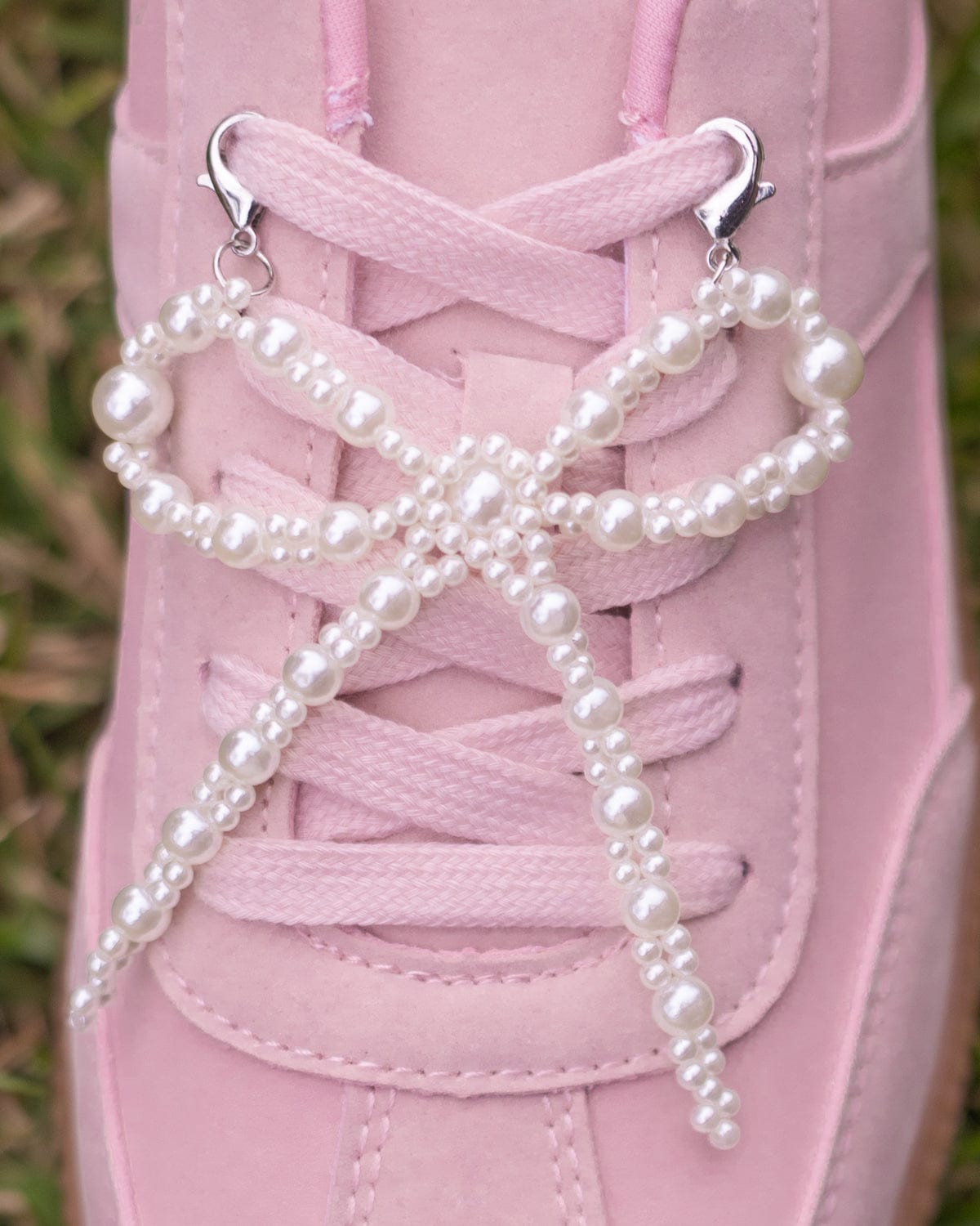 Better With A Bow White Pearl Shoe Charm Set