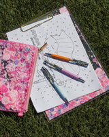 Refillable and retractable pen set.