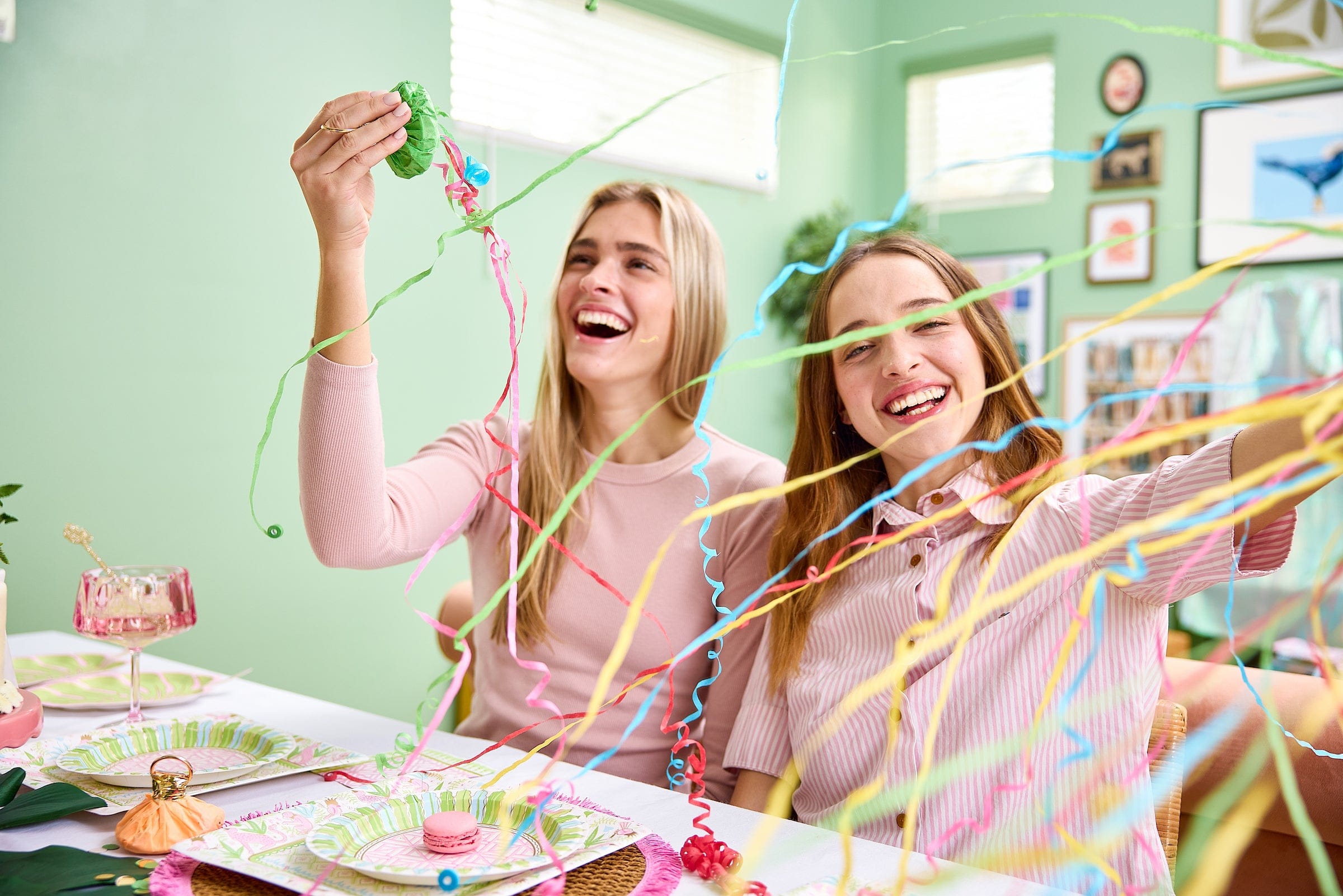 Mini Cabana Lantern Crackers