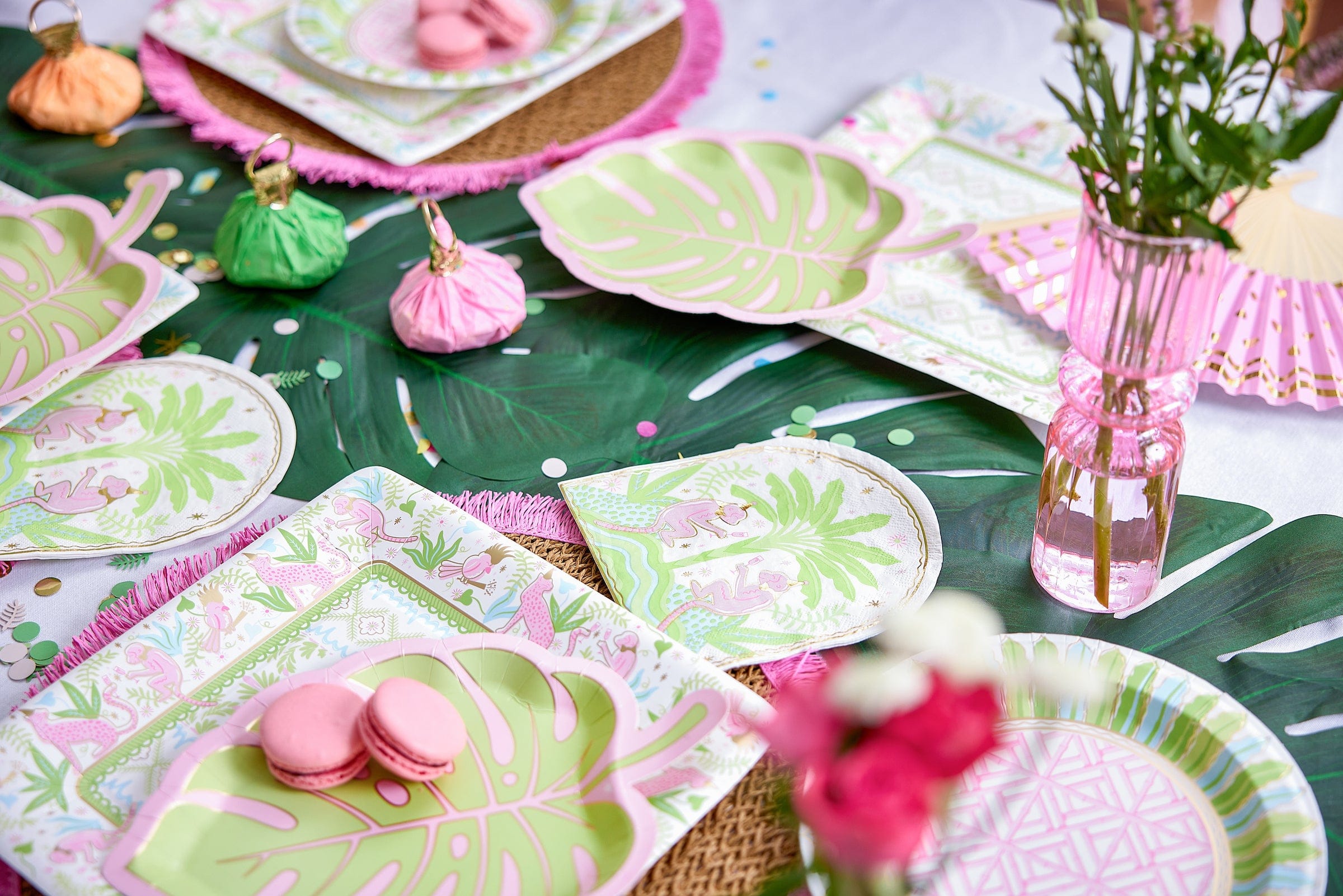 Cabana Club Palm Leaf Plates (10 ct)