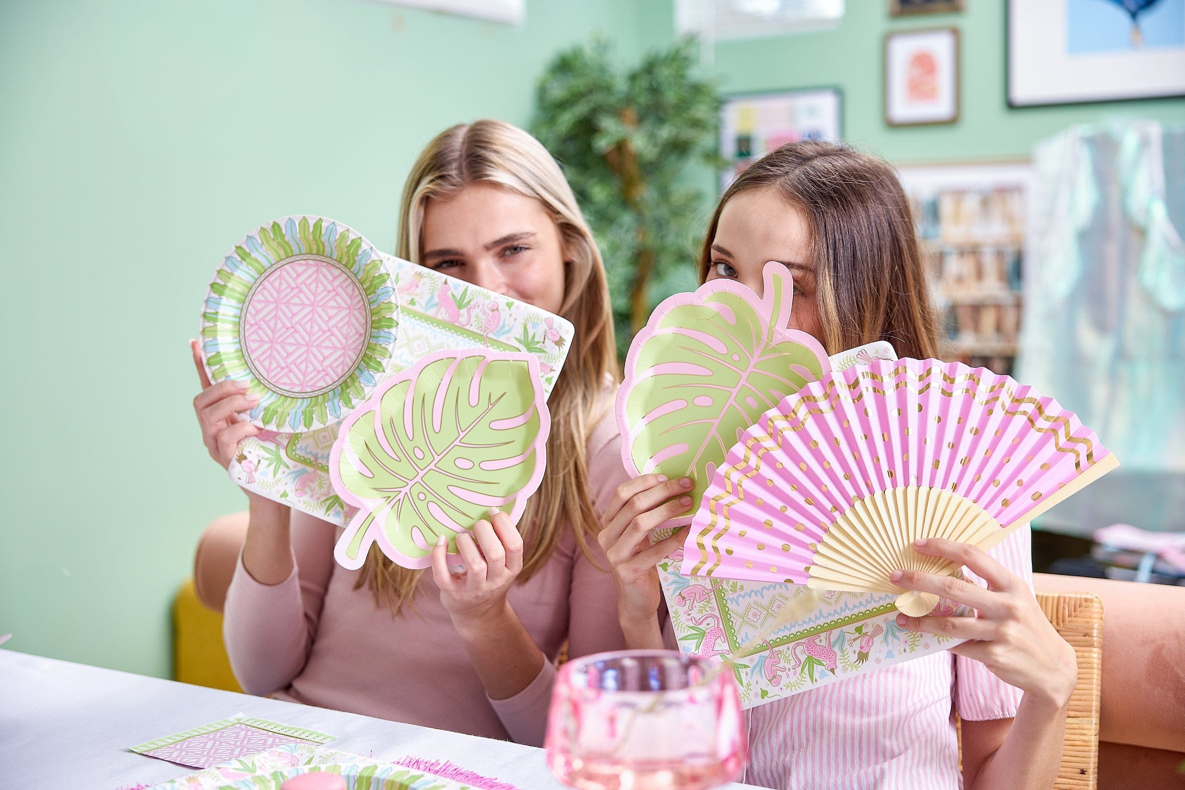 Cabana Club Palm Leaf Plates (10 ct)