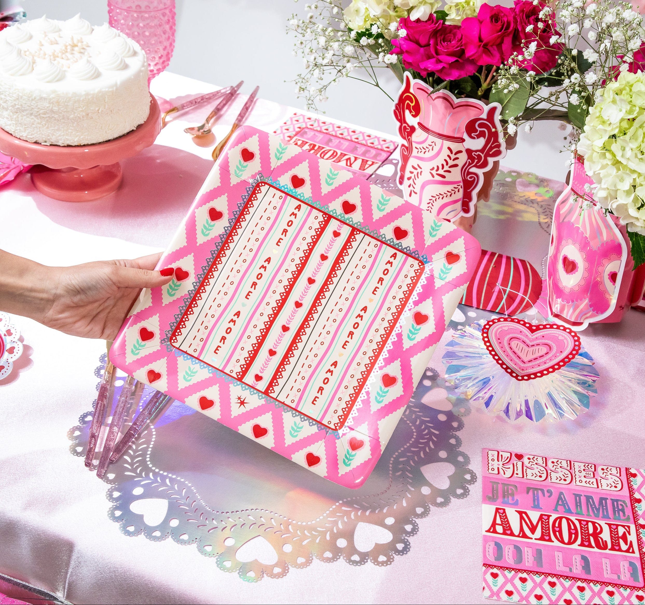 Valentine's Dinner Plates (10 count)