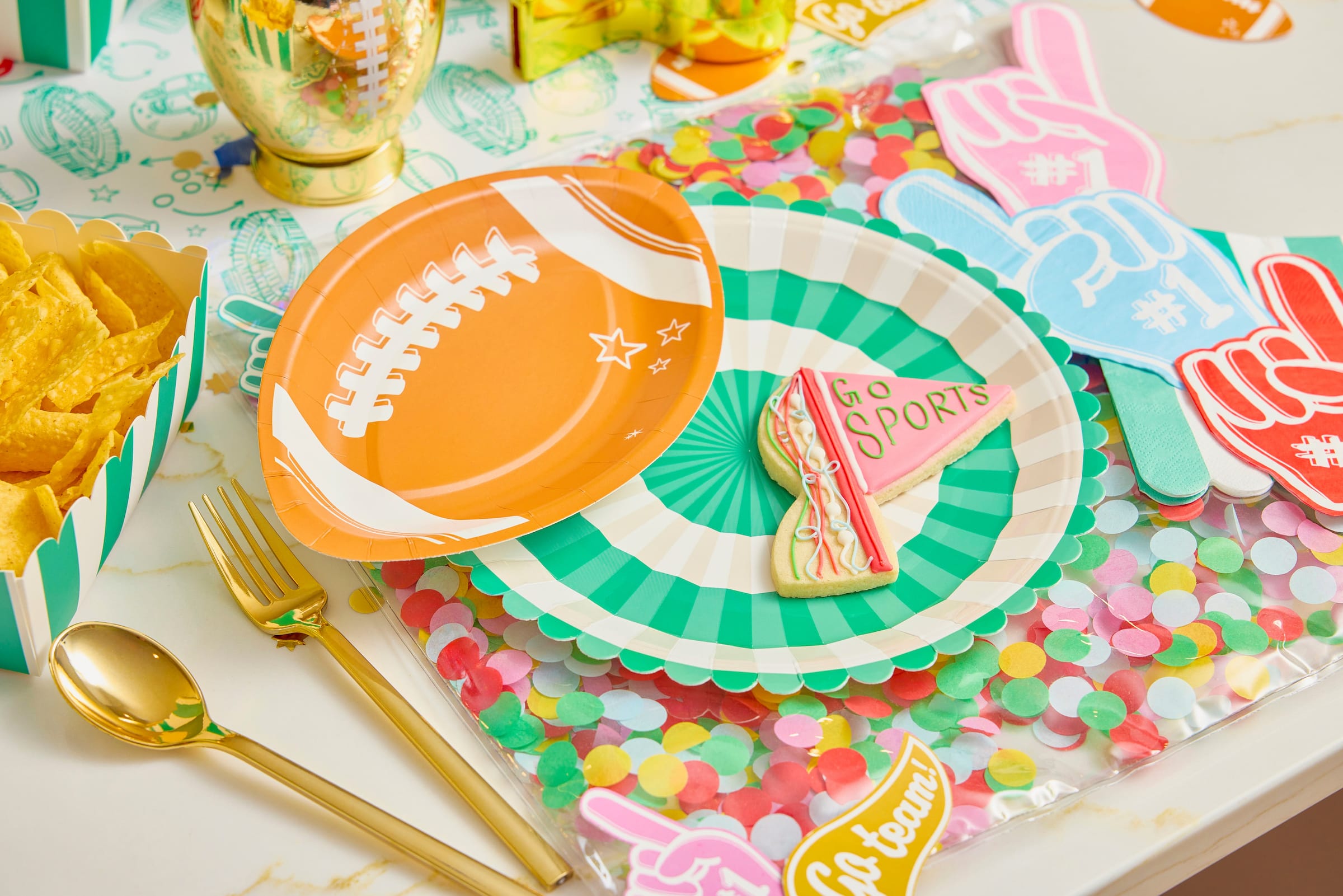Football Dessert Plates (10 ct)