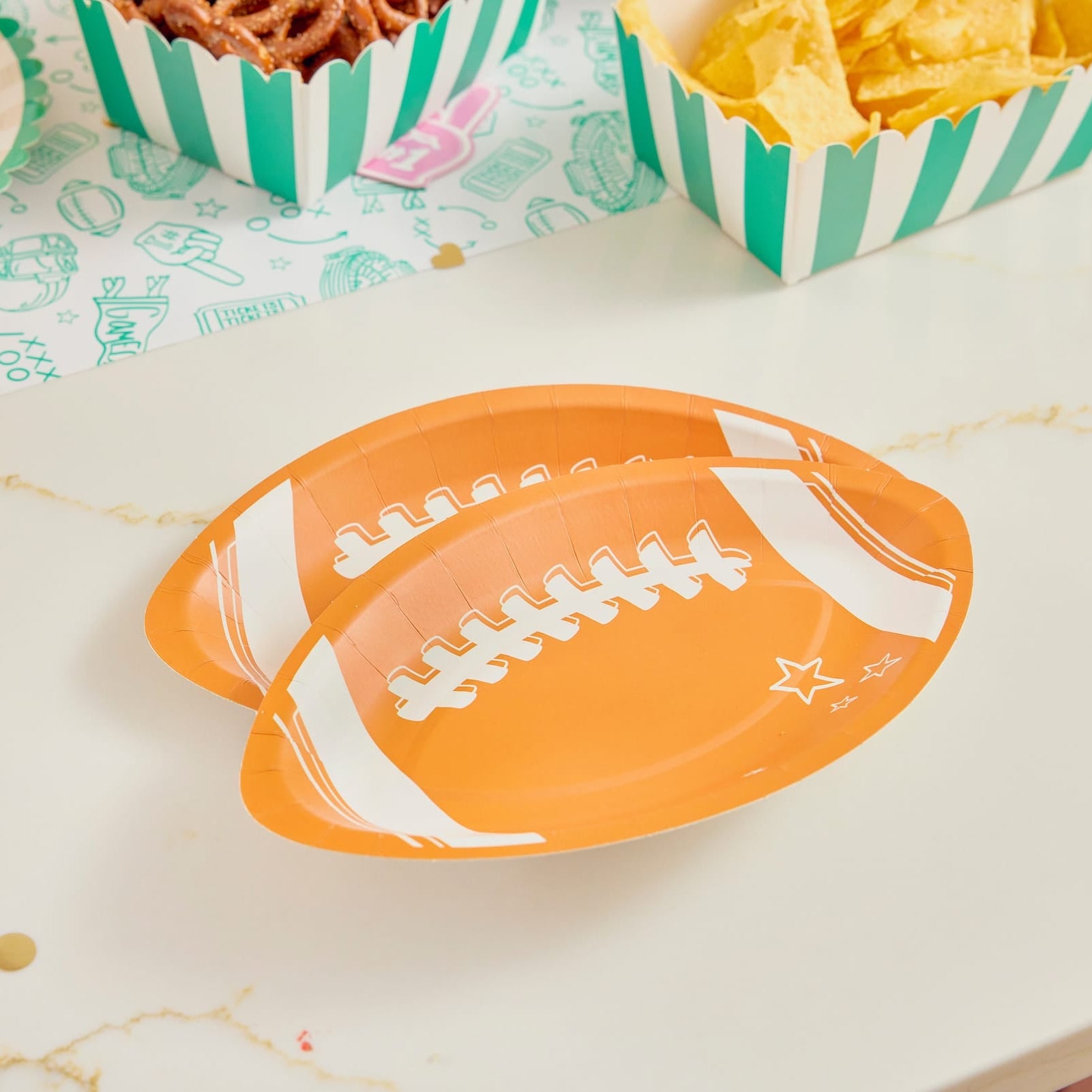 Football Dessert Plates (10 ct)
