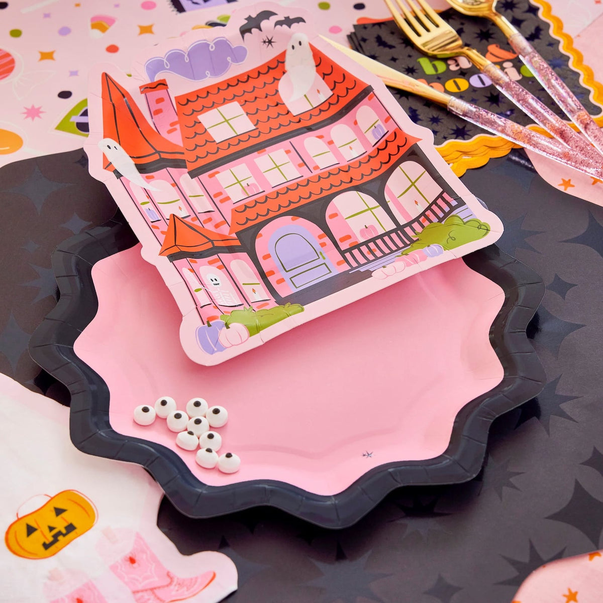 Pink & Black Scalloped Dinner Plates