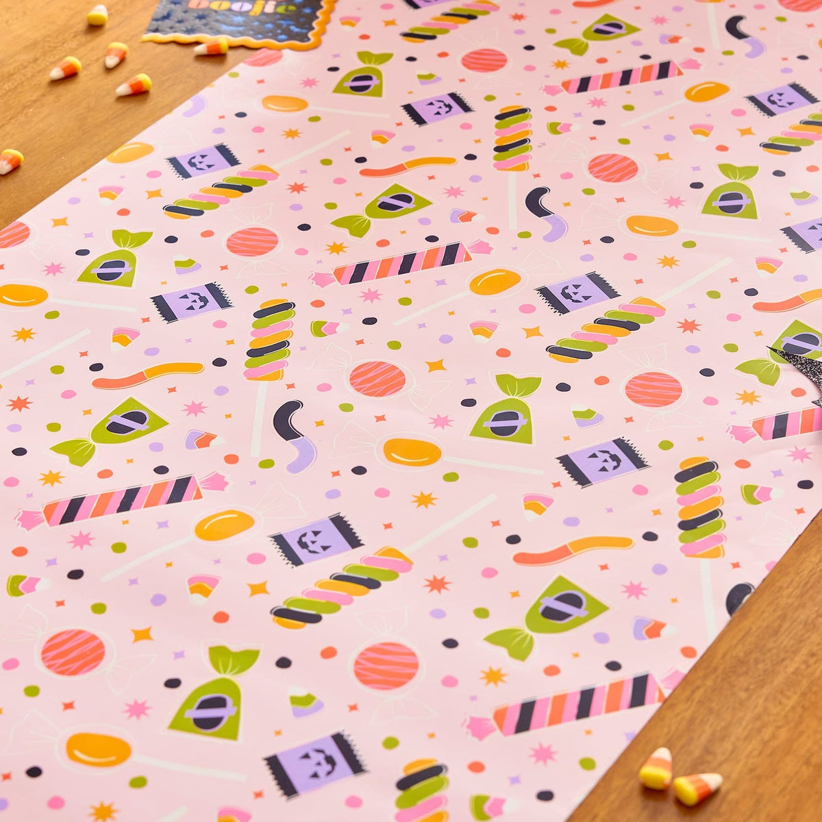 Pink-a-boo Halloween Candy Paper Table Runner (25 ft, cut to fit)