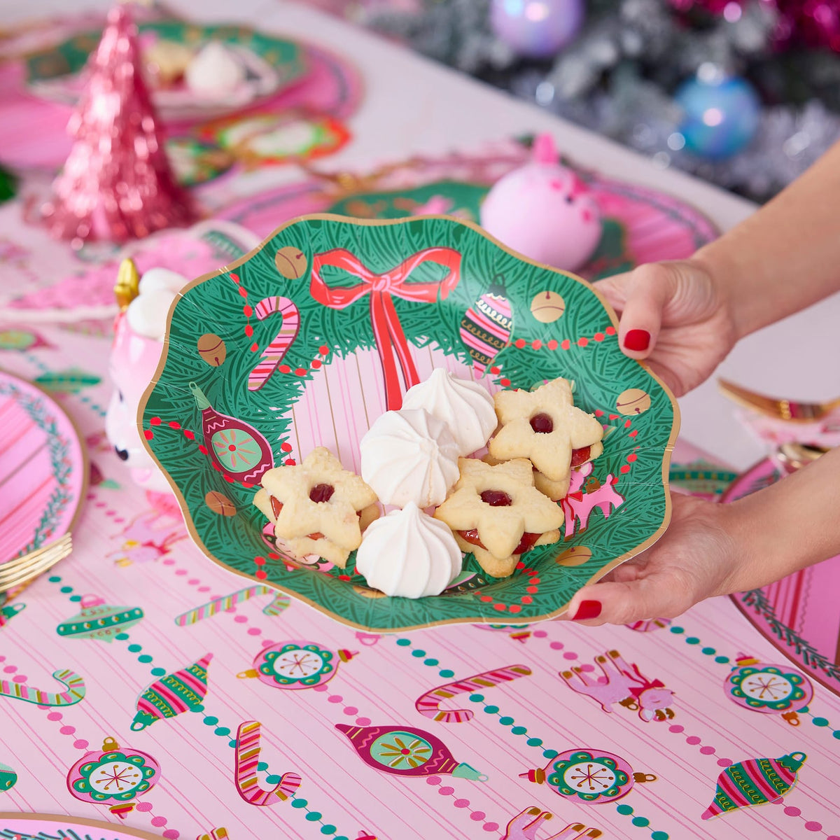 Christmas Wreath Dinner Plates (10 ct)