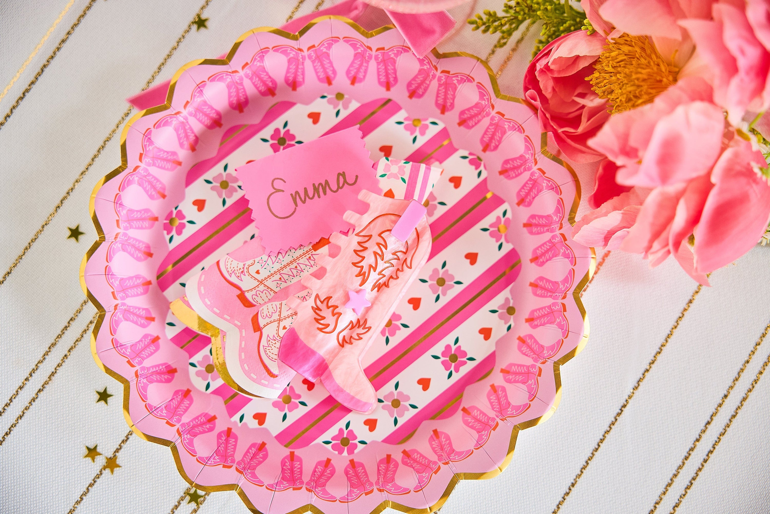Boot Scoot Blooms Dinner Plates (10 count)