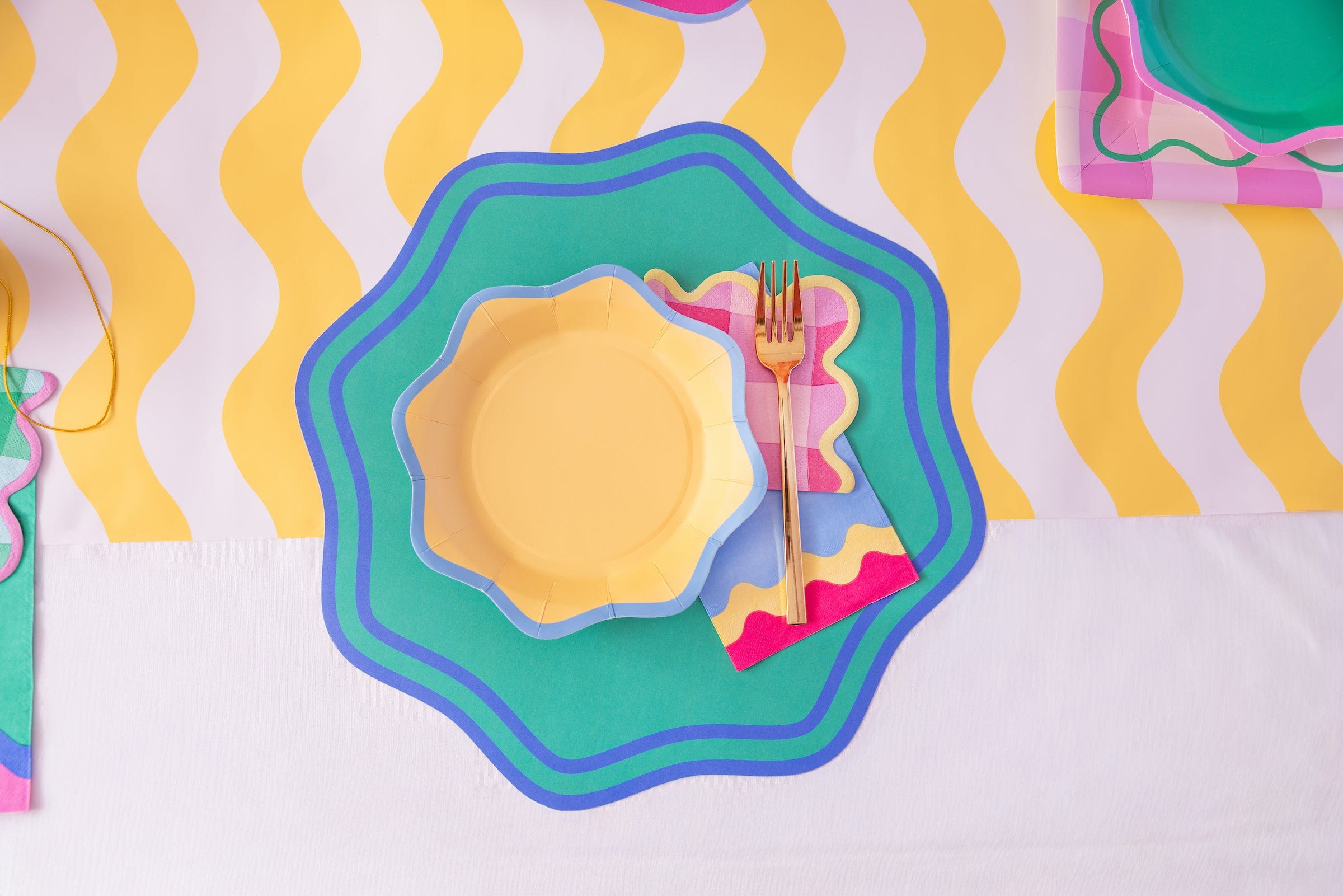 Colorwave Tableware Party Kit