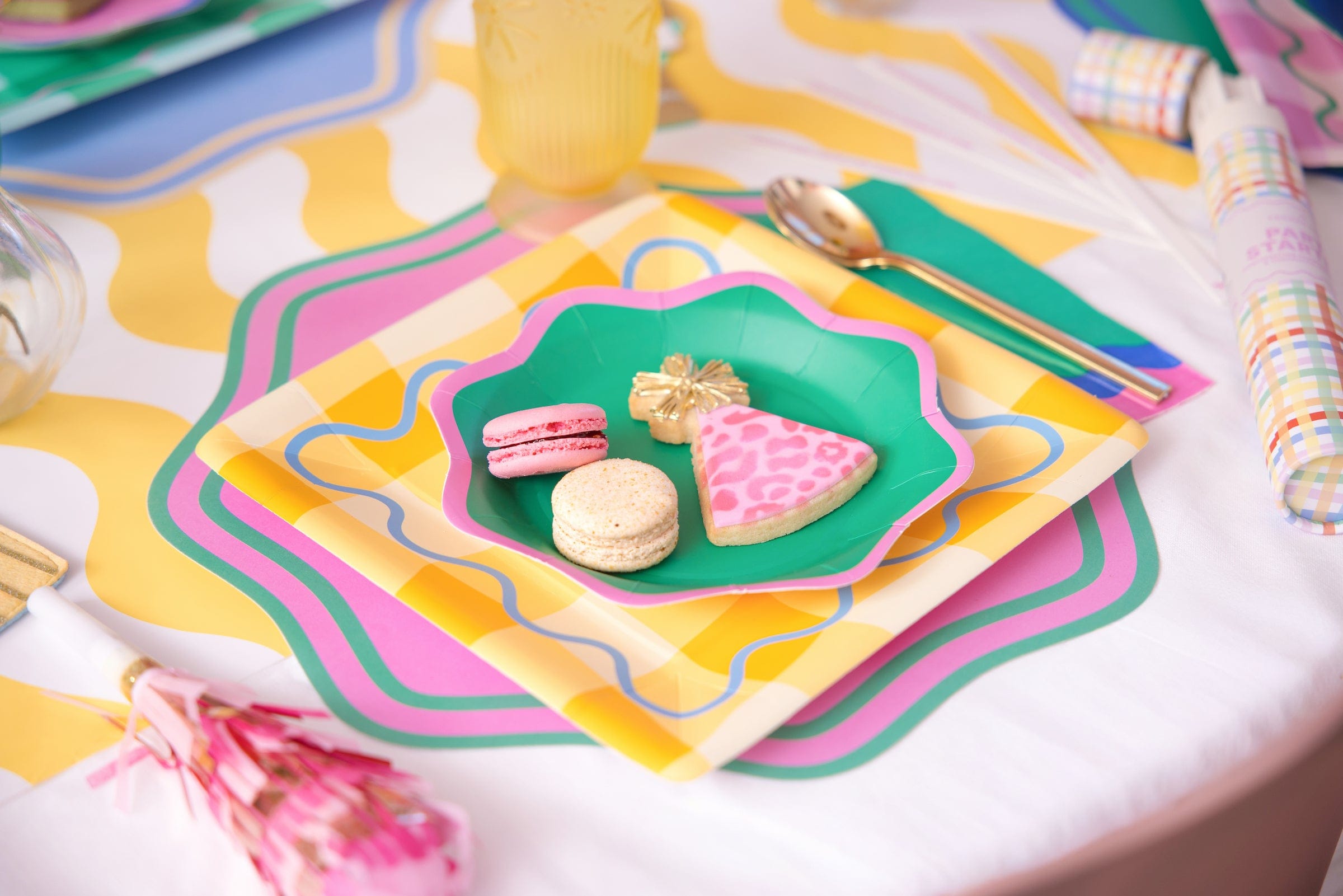 Colorwave Tableware Party Kit
