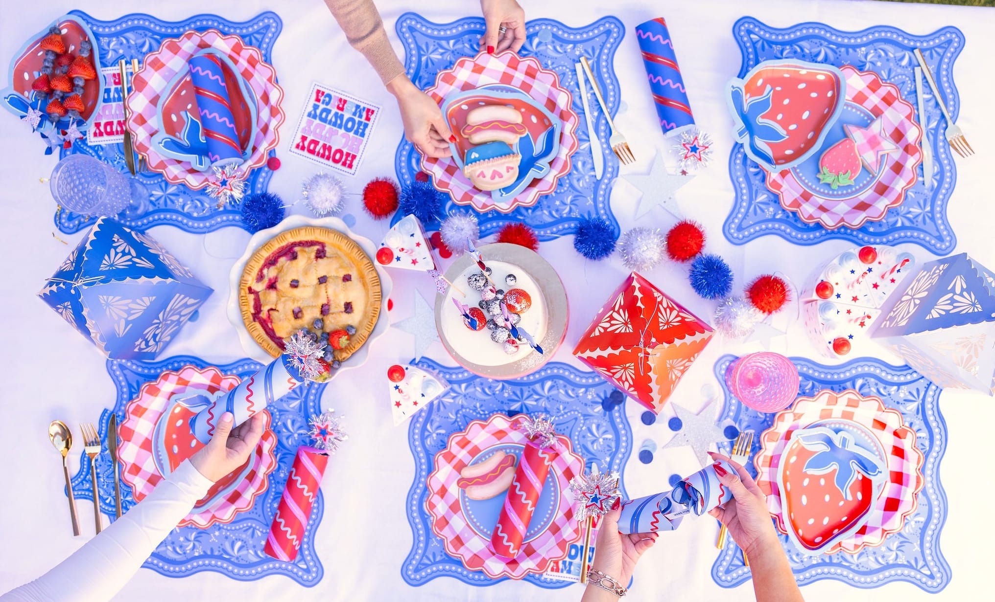 Red, White & Berry Dessert Plate (10 ct) – Packed Party