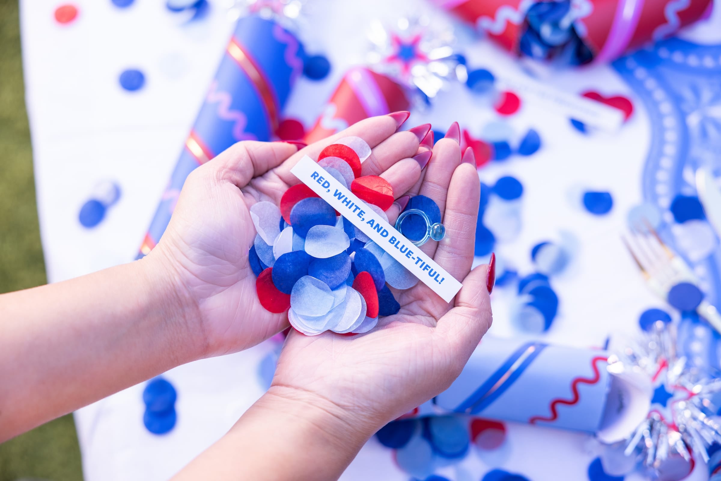Star-Spangled Surprise Firecracker Crackers (6 ct)