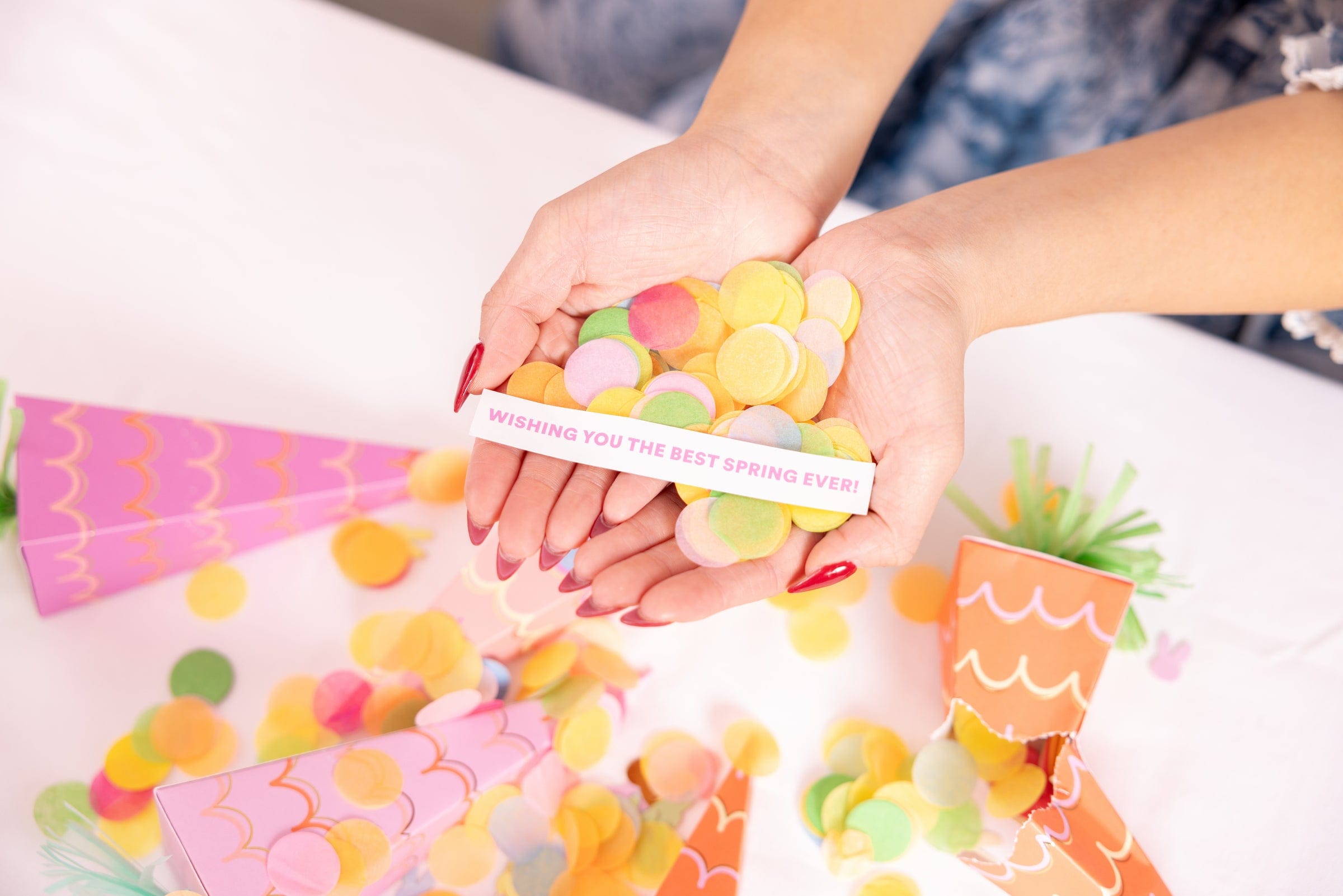 Hop & Pop Carrot Party Crackers