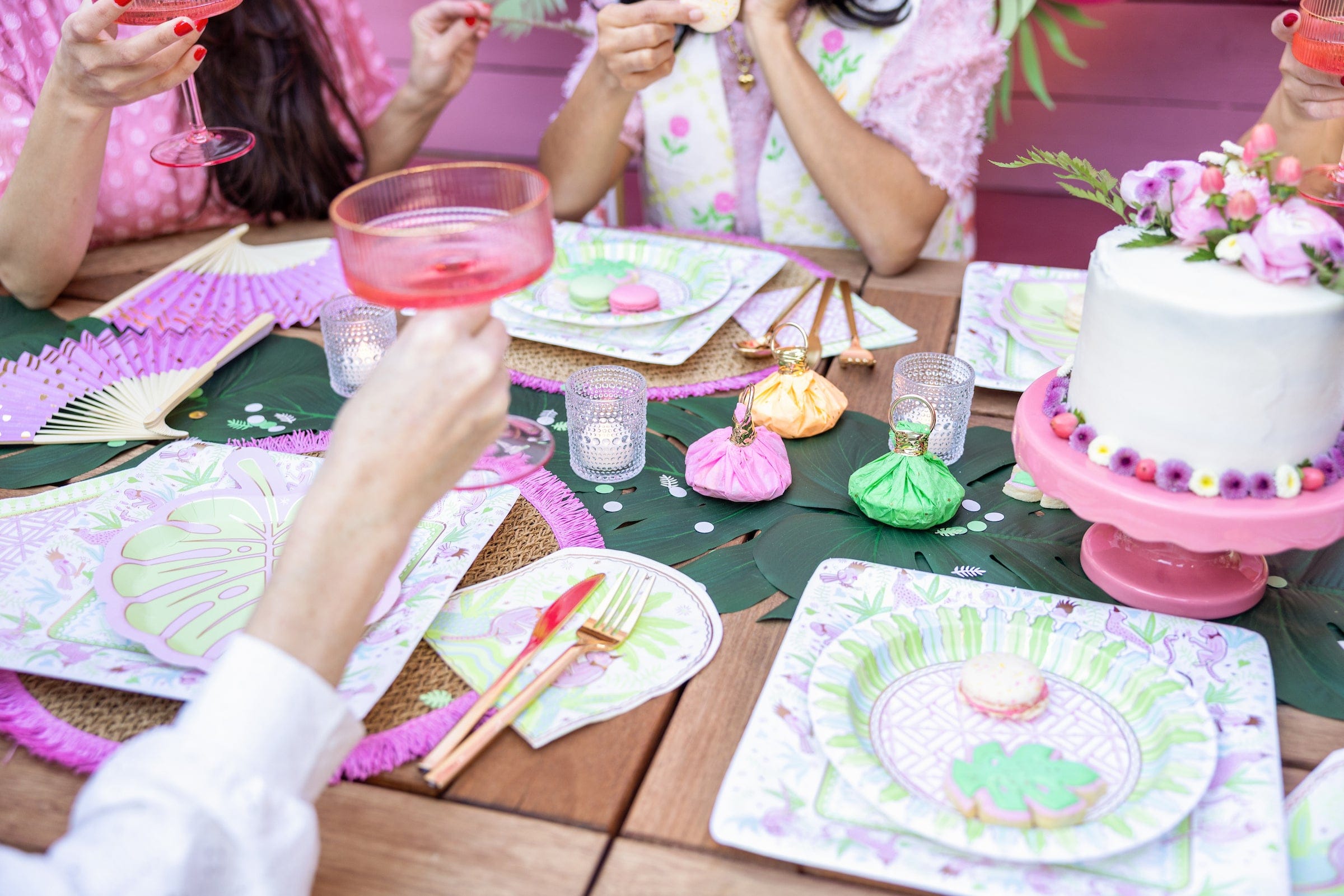 Party Animals Dinner Plates (10 count)