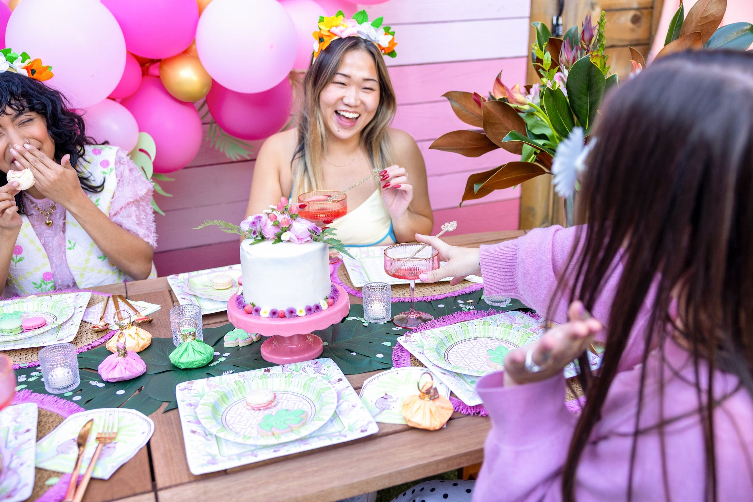 Cabana Club Balloon Garland (94 ct)