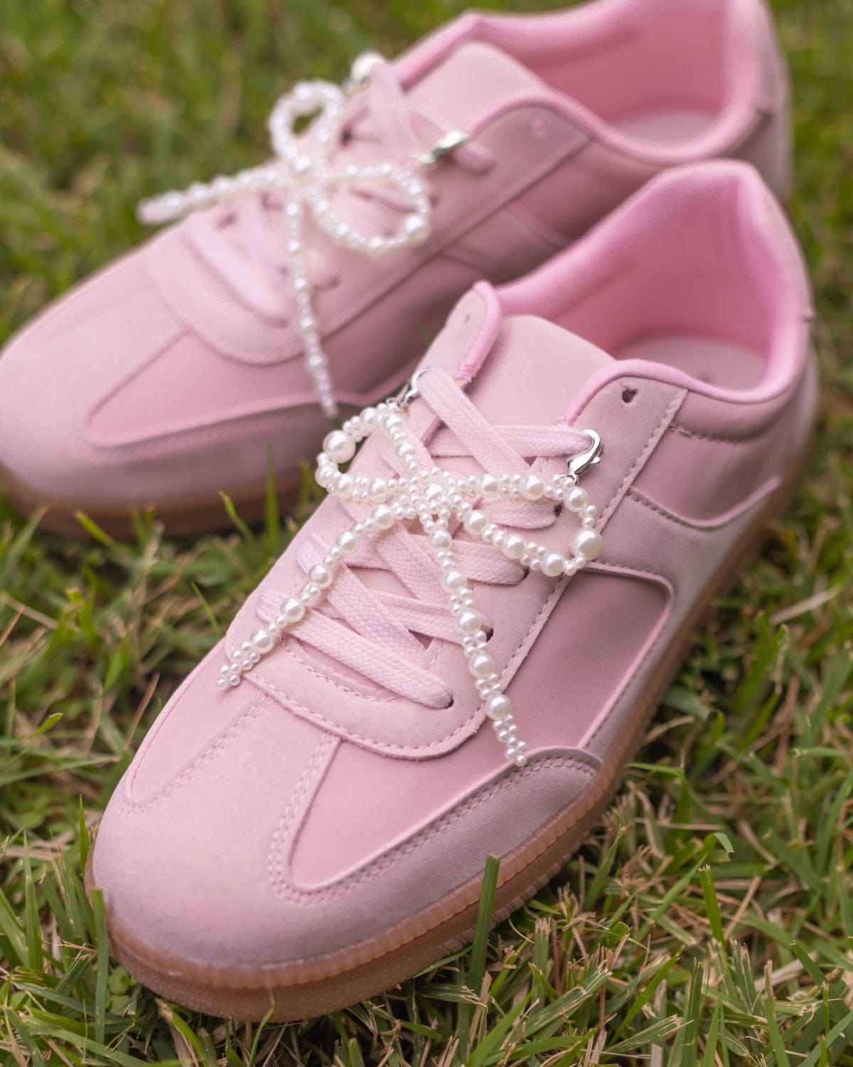 Better With A Bow White Pearl Shoe Charm Set