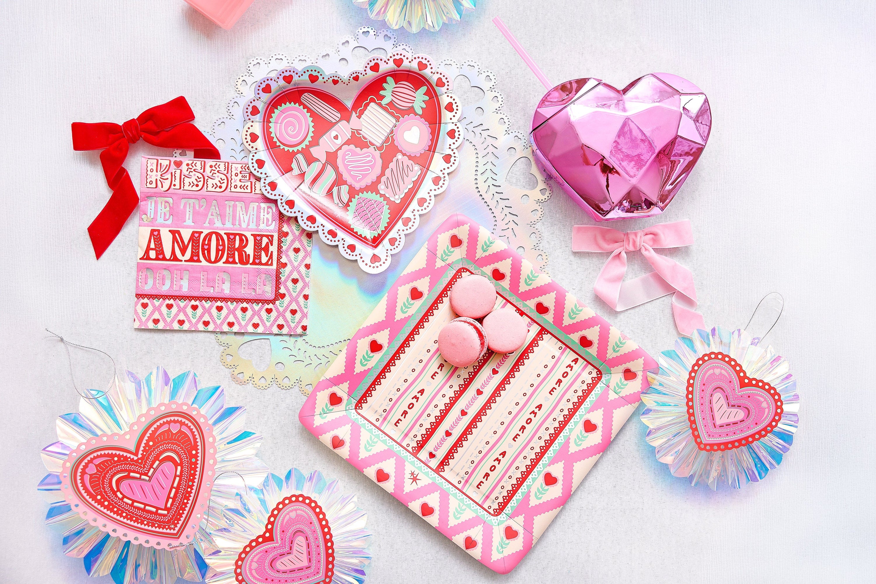 Valentine's Heart Plates (10 count)